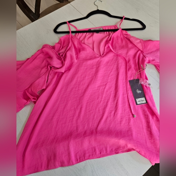 NWT Hot Pink Gorgeous flowy Top. Shoulder showing. Silver buttons. - Picture 2 of 7